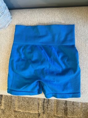 NWOT High-Waist Seamless Active Shorts - Blue